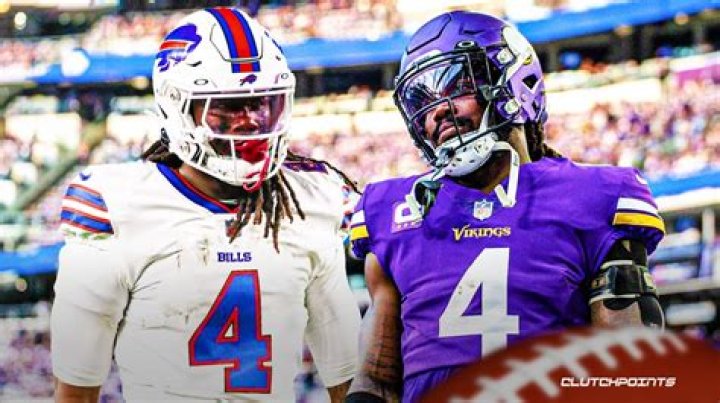 Dalvin Cook Siblings: How many brothers does Dalvin Cook have? Are James and Dalvin Cook related?