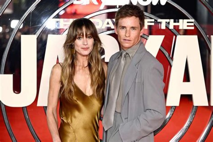Who Are Eddie Redmayne’s Parents? What ethnicity is Eddie Redmayne? Does Eddie Redmayne have siblings?