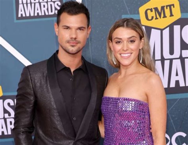 Who Are Taylor Dome Parents? Birthday & Age – Taylor Lautner Partner